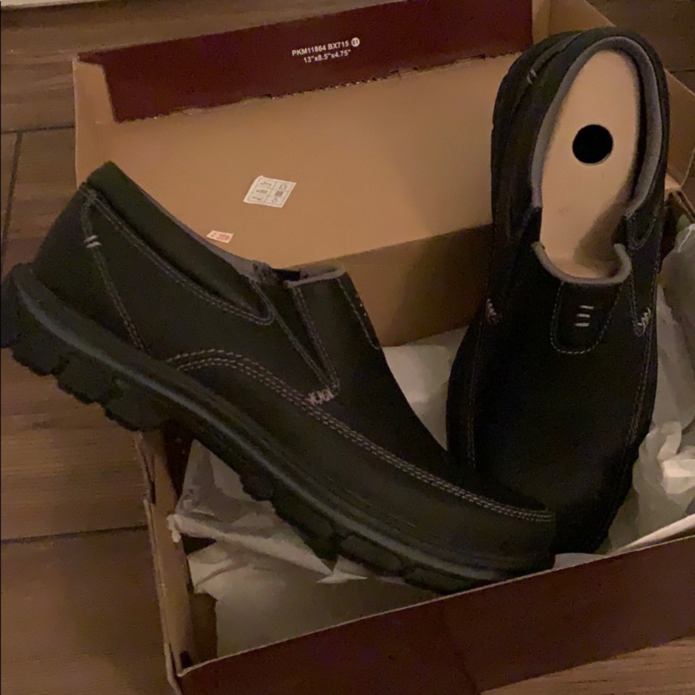 Men’s Sketchers memory foam shoes